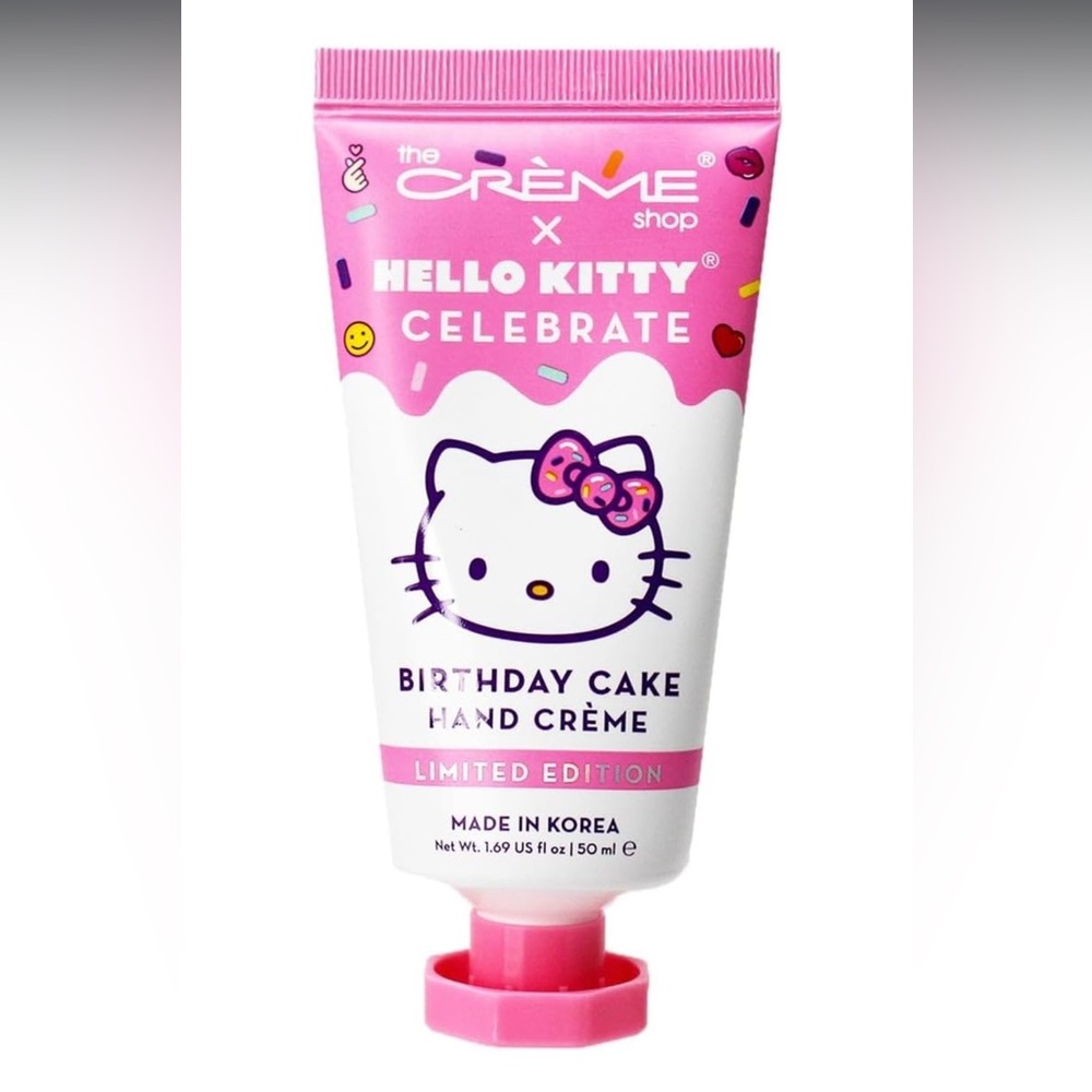 BUY NOW✨The Crème shop x Hello Kitty Birthday Cake Hand Crème